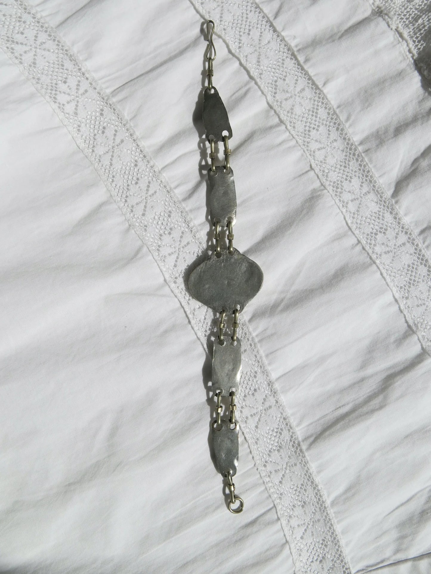 Bracciale indiano vintage con lapislazzuli – vista posteriore