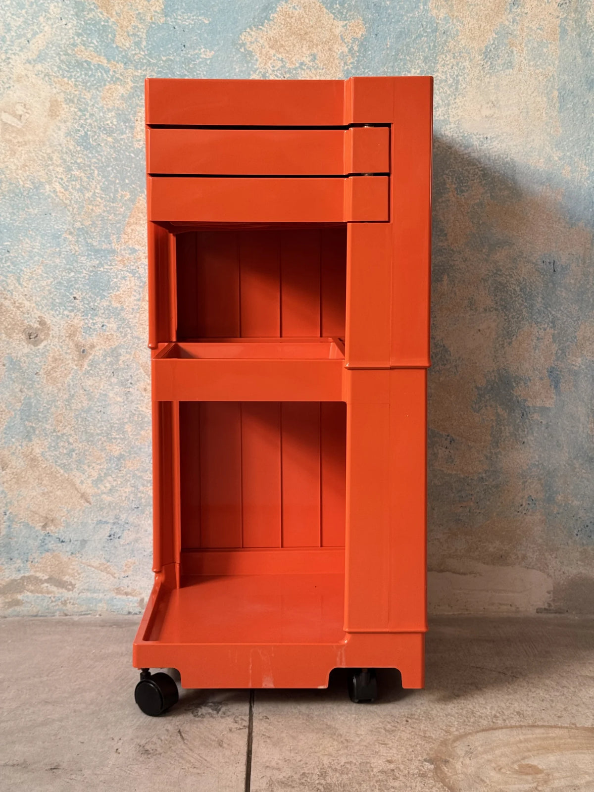 Carrello in plastica arancione Bieffe – visto dal lato