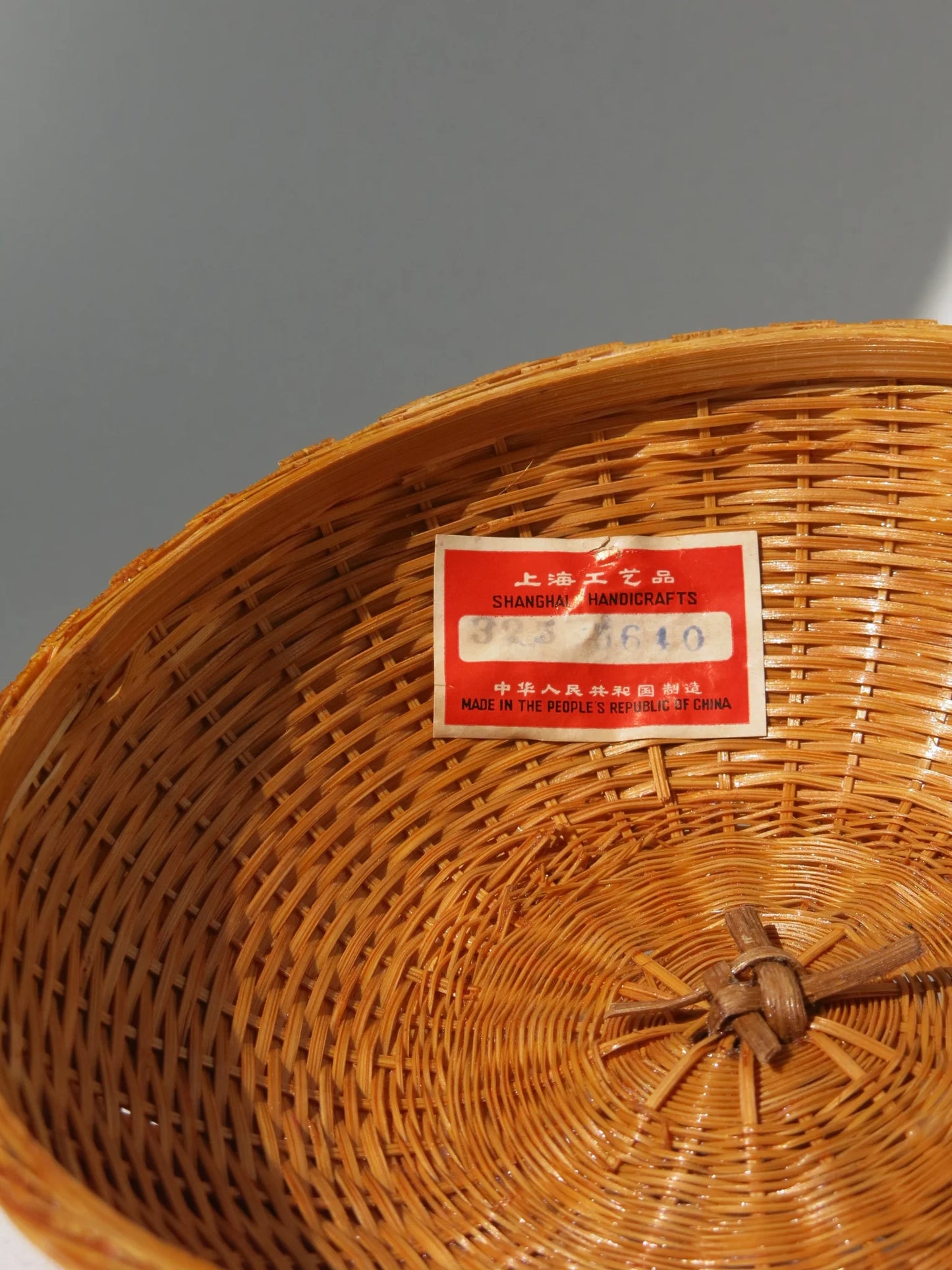 Scatole in rattan Shanghai Handicrafts – etichetta originale rossa con scritta cinese e Made in China