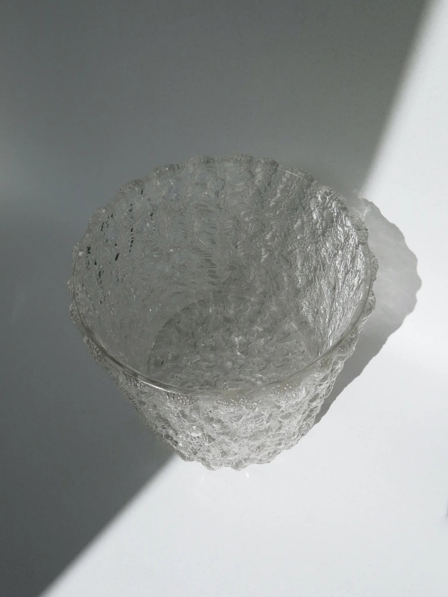 Vaso vetro effetto ghiaccio di forma cilindrica – visto dall'alto