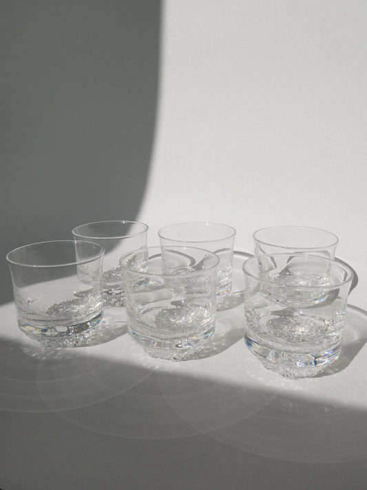 Set di 6 bicchieri in vetro con fondo bolle – visti al completo da davanti