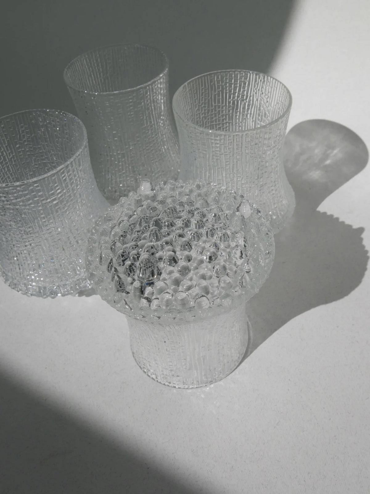 Set di 4 bicchieri acqua modello Ultima Thule di Iittala – dettaglio lavorazione del fondo
