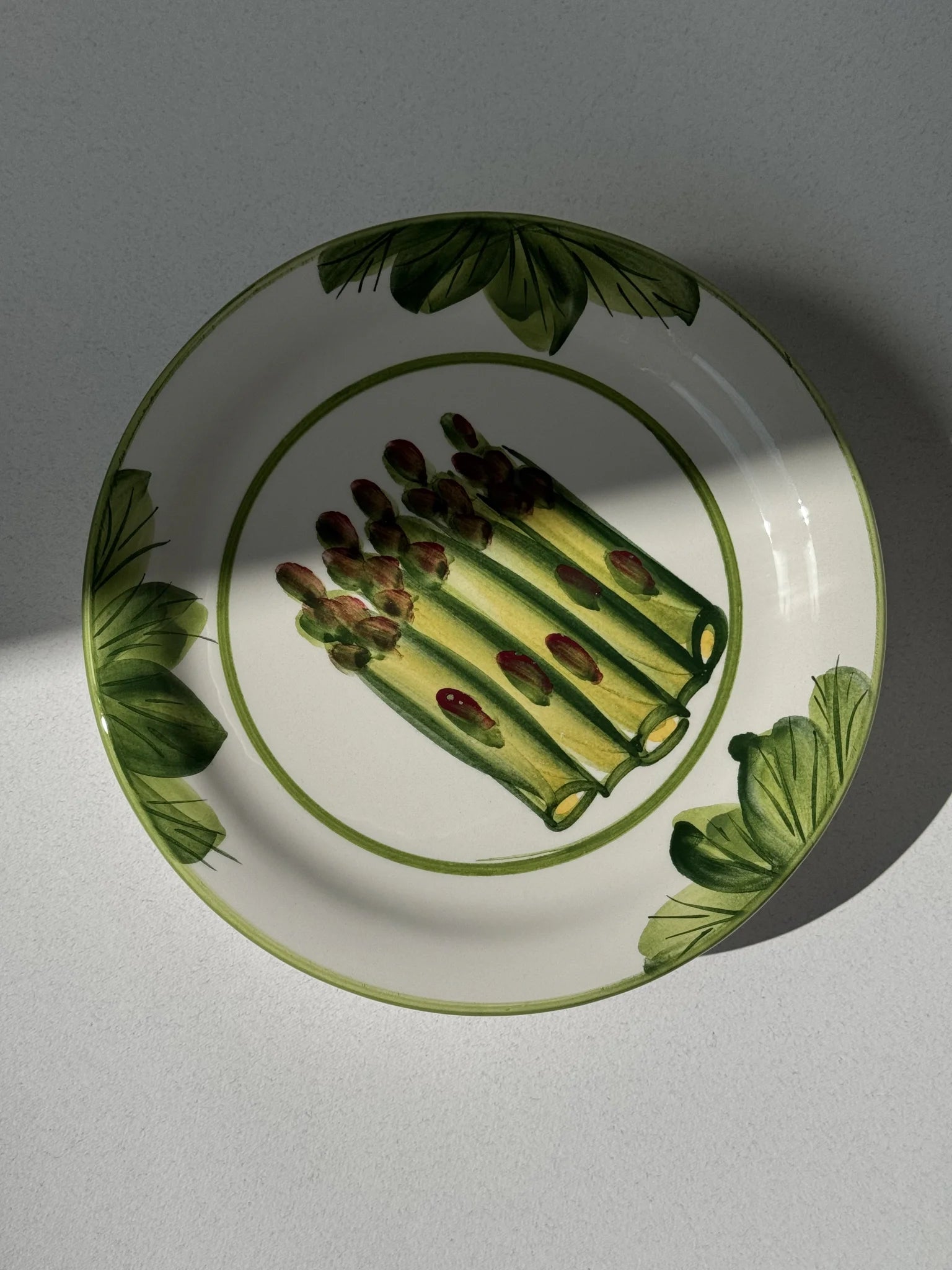 Piatto Vietri decoro verdure – decoro asparagi dipinti a mano