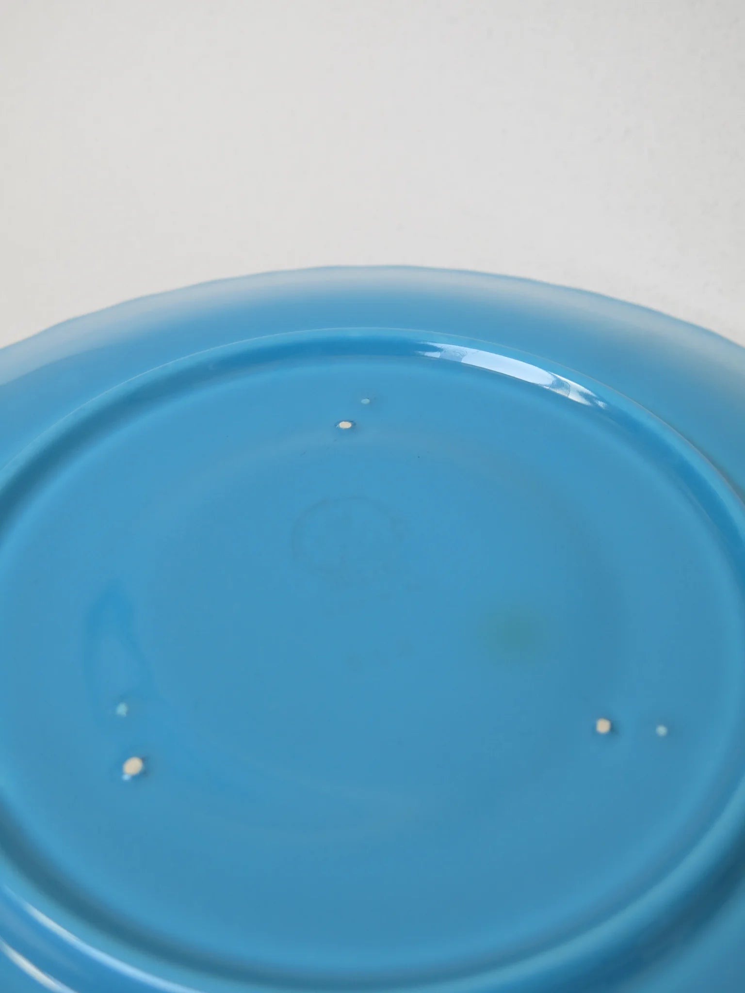 Piatto margherita Este Ceramiche azzurro – base con marchio sbiadito