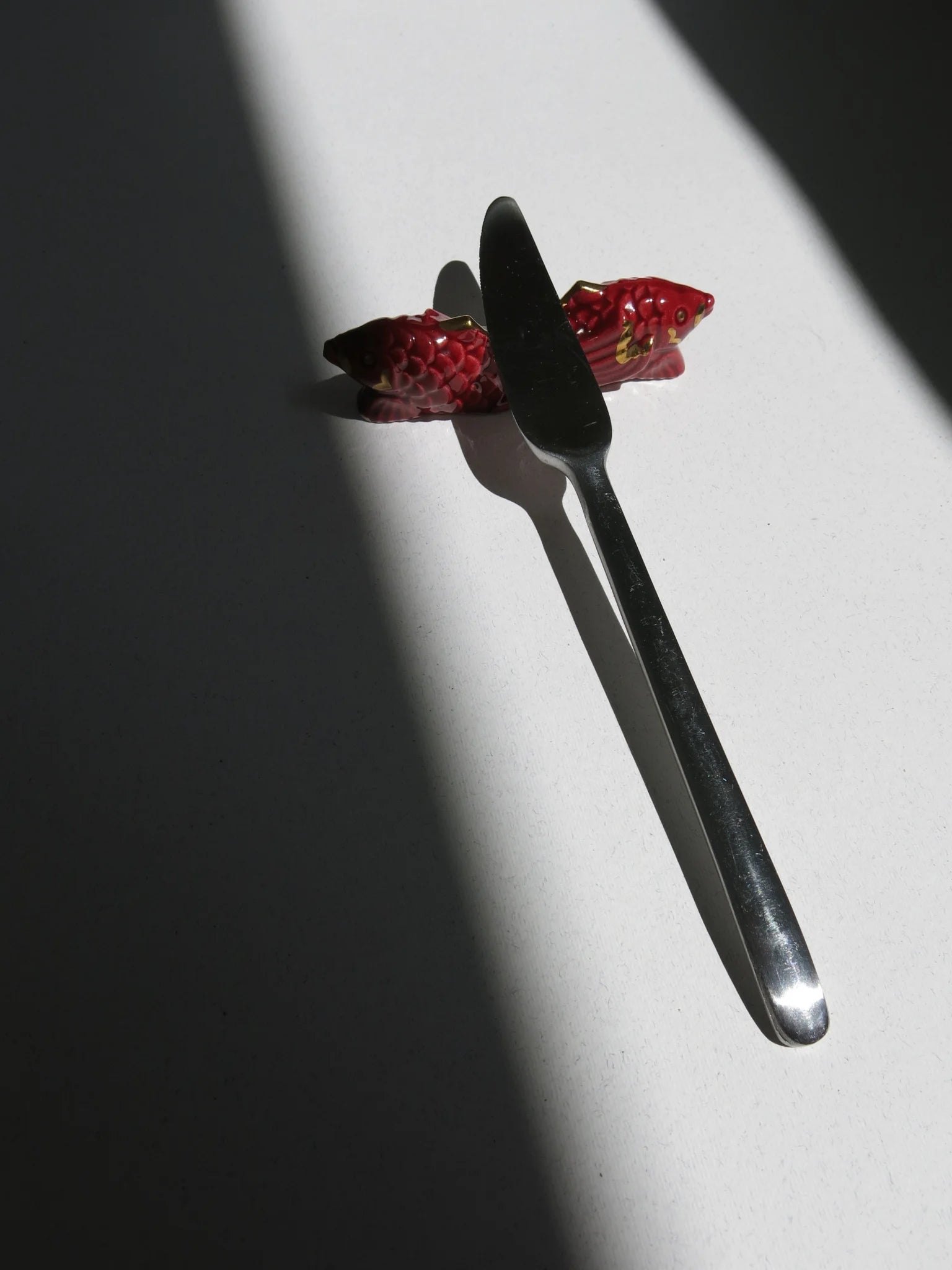 Set di reggiposate in ceramica a forma di animali – utilizzato con coltello appoggiato sopra