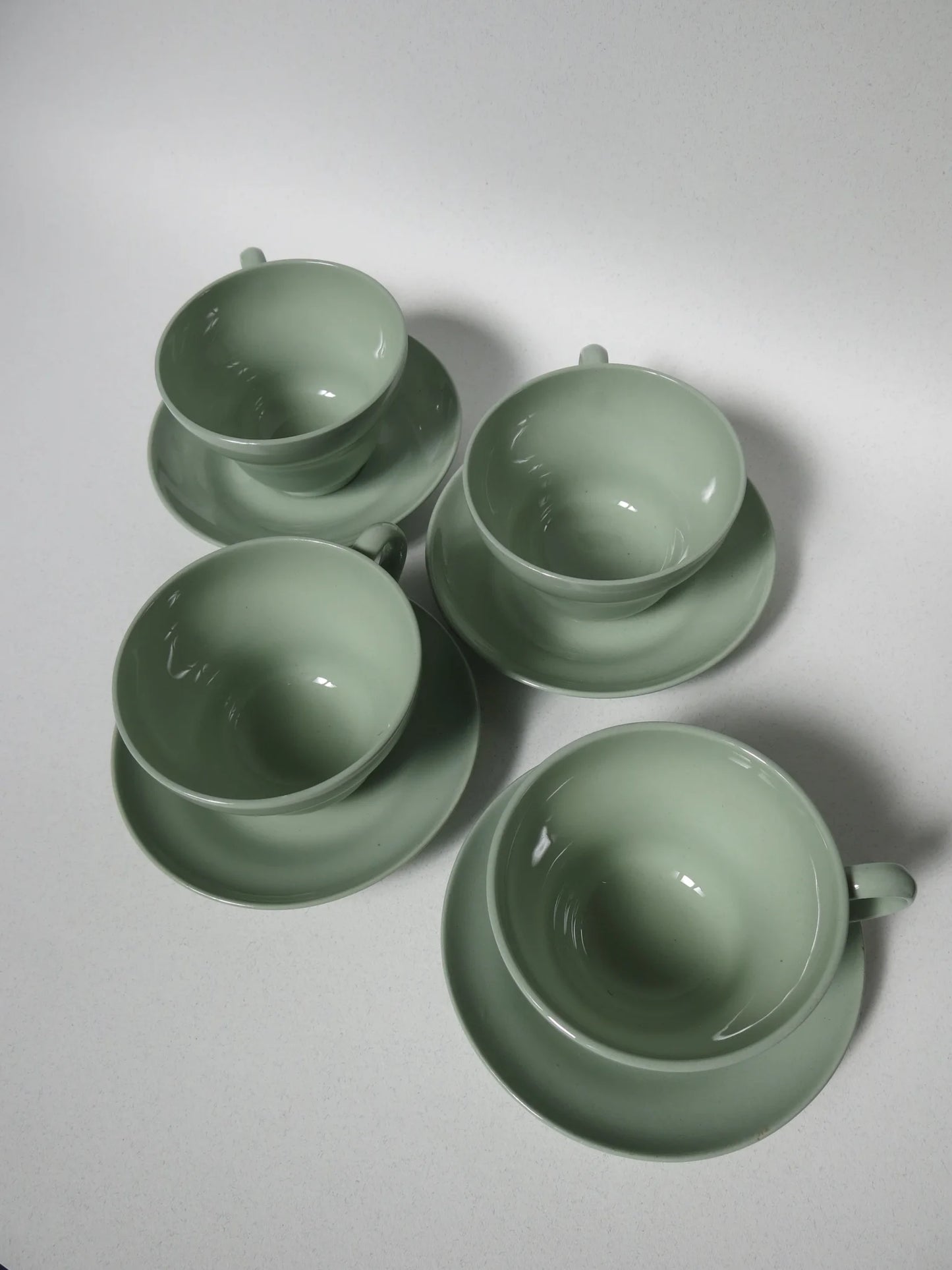 Set 4 tazze da tè Wedgwood Celadon – vista dall'alto, ceramica verde salvia con piattini