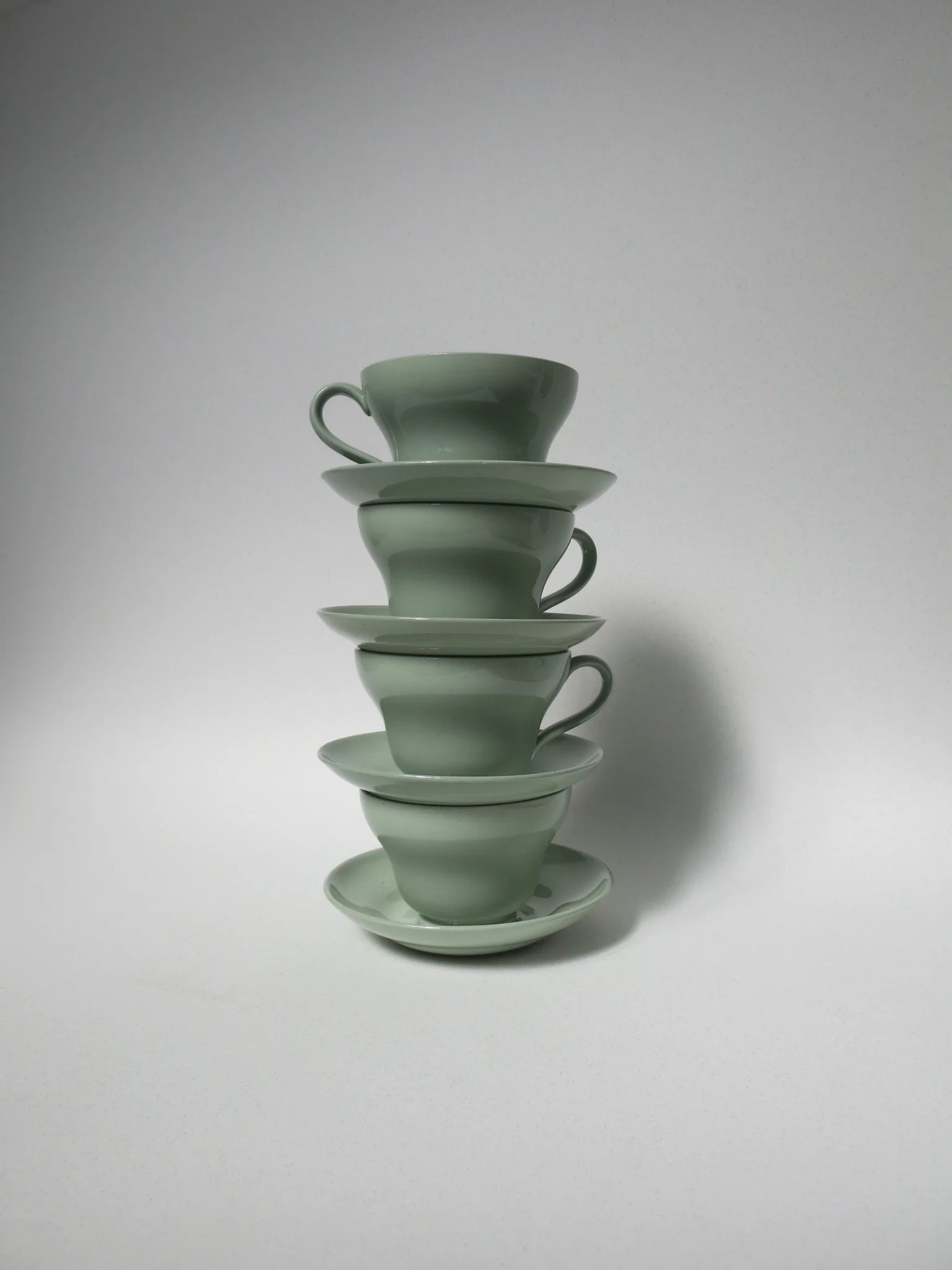 Set 4 tazze da tè Wedgwood Celadon – impilate in colonna, ceramica verde salvia